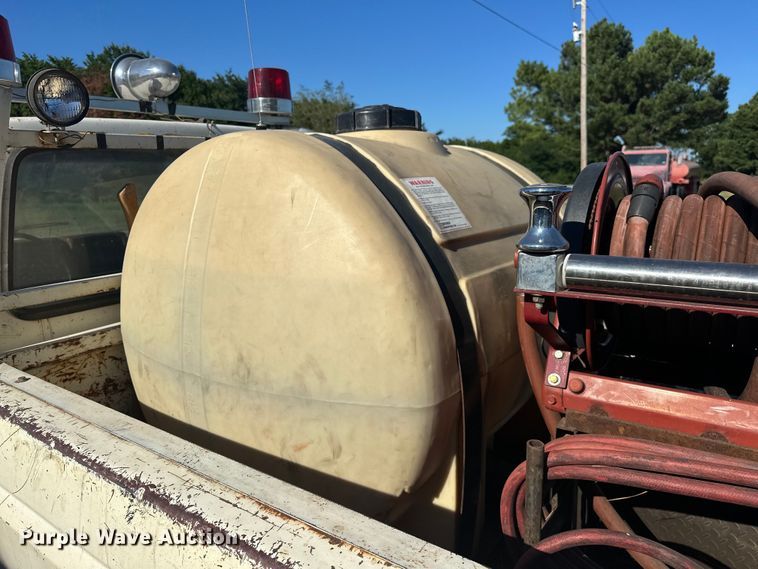 image for item EJ4396 1985 Ford F250 pickup truck