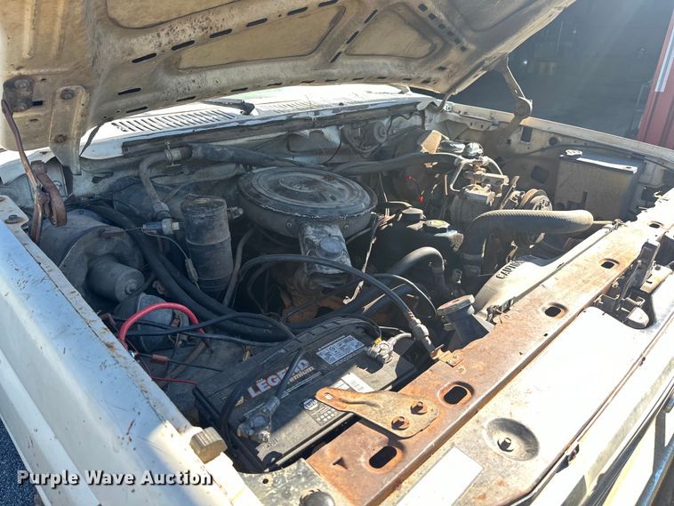 image for item EJ4396 1985 Ford F250 pickup truck