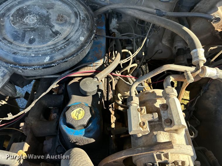 image for item EJ4396 1985 Ford F250 pickup truck