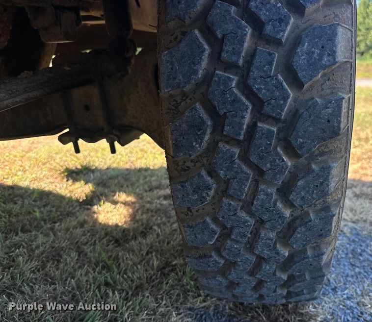 image for item EJ4396 1985 Ford F250 pickup truck