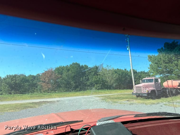 image for item EJ4397 1990 Ford  F350 brush fire truck