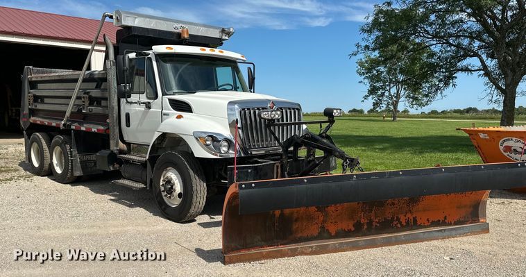 image for item EJ6348 2010 International  WorkStar 7400 dump truck