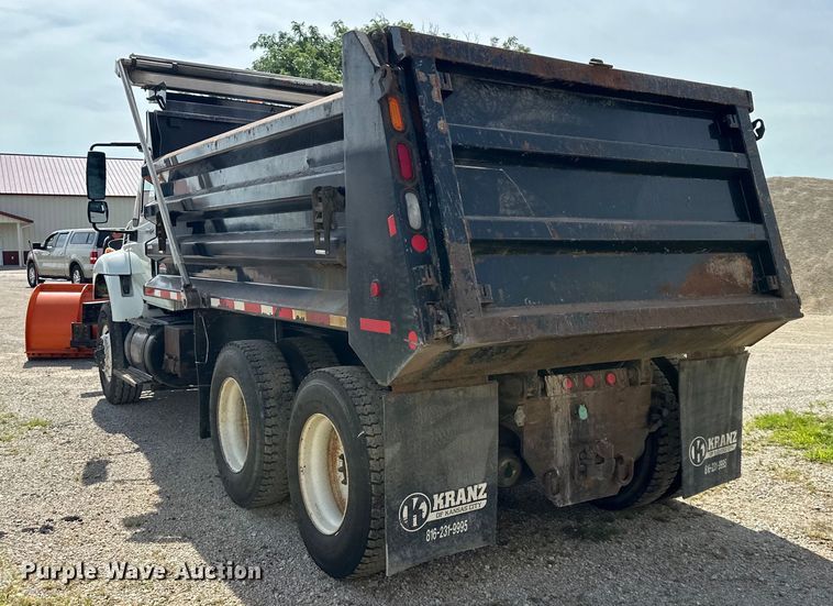 image for item EJ6348 2010 International  WorkStar 7400 dump truck