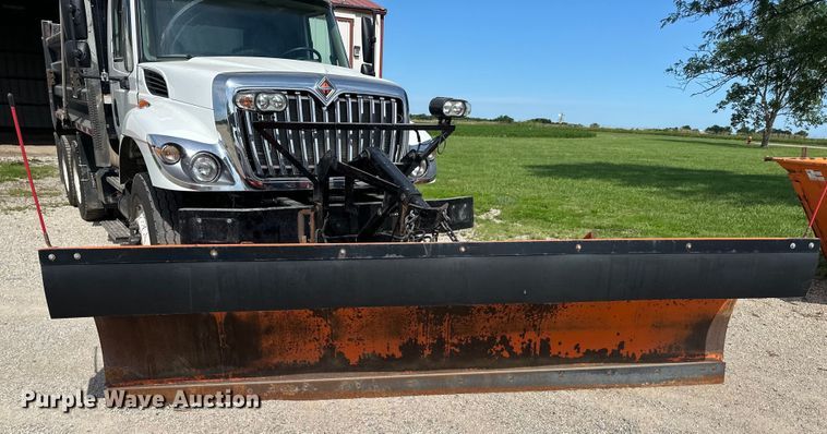 image for item EJ6348 2010 International  WorkStar 7400 dump truck