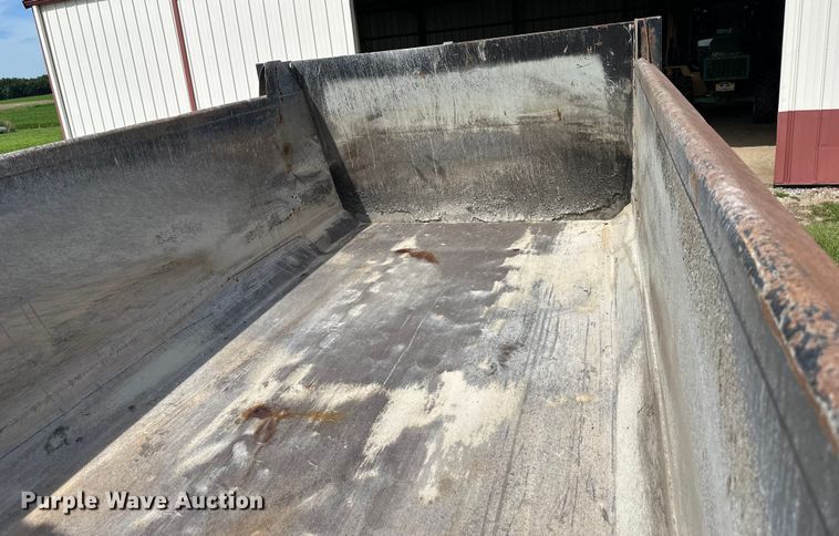 image for item EJ6348 2010 International  WorkStar 7400 dump truck