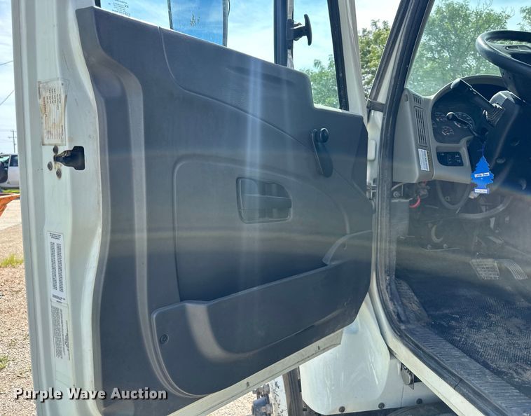 image for item EJ6348 2010 International  WorkStar 7400 dump truck