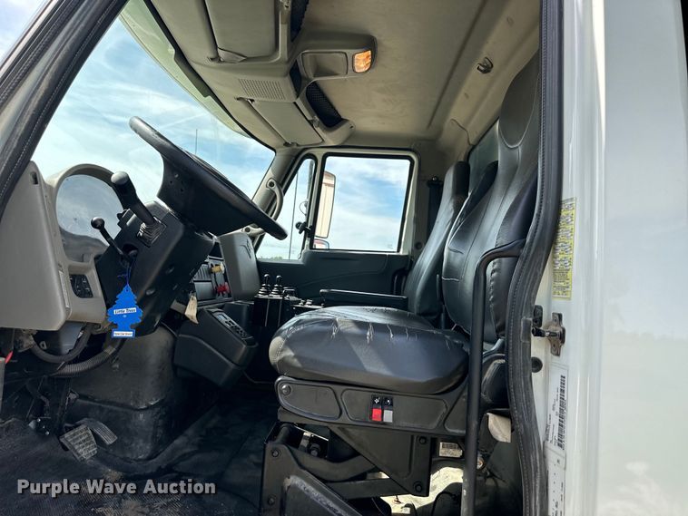 image for item EJ6348 2010 International  WorkStar 7400 dump truck