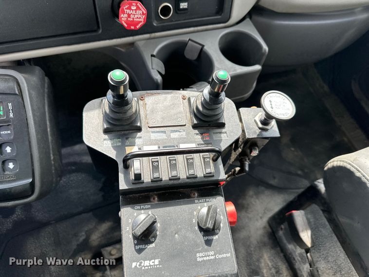 image for item EJ6348 2010 International  WorkStar 7400 dump truck