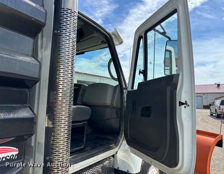 image for item EJ6348 2010 International  WorkStar 7400 dump truck