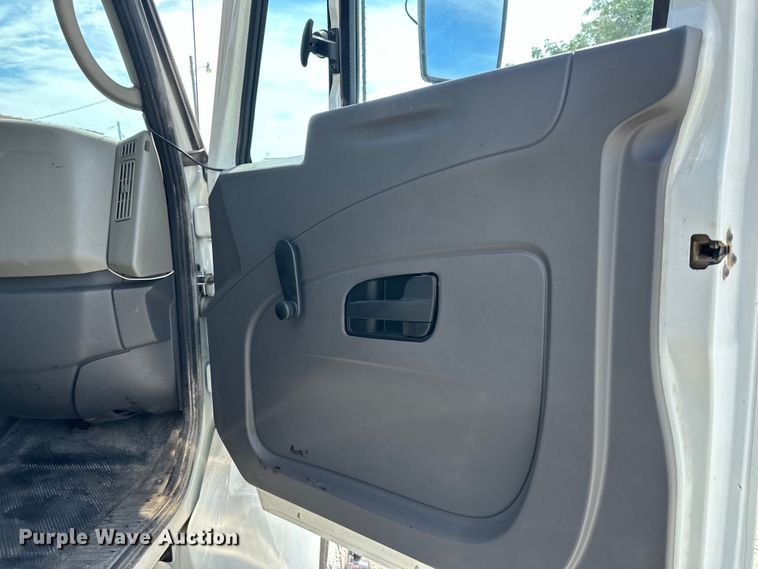 image for item EJ6348 2010 International  WorkStar 7400 dump truck