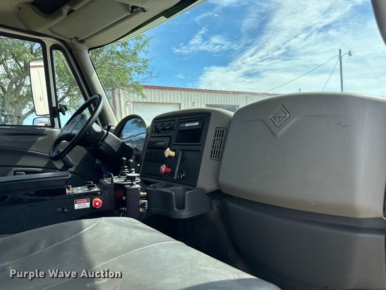 image for item EJ6348 2010 International  WorkStar 7400 dump truck