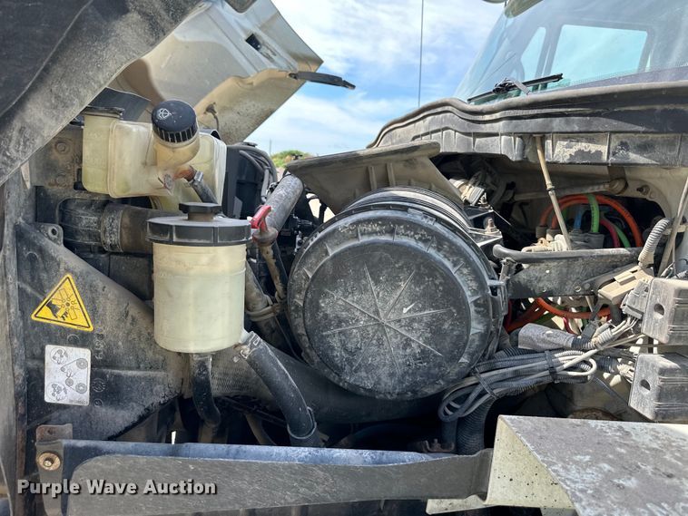 image for item EJ6348 2010 International  WorkStar 7400 dump truck