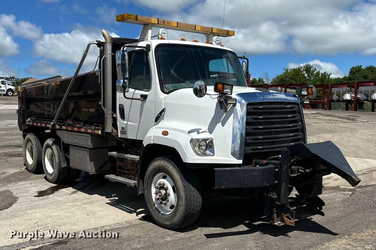 image for item EJ7000 2014 Freightliner  108SD dump truck