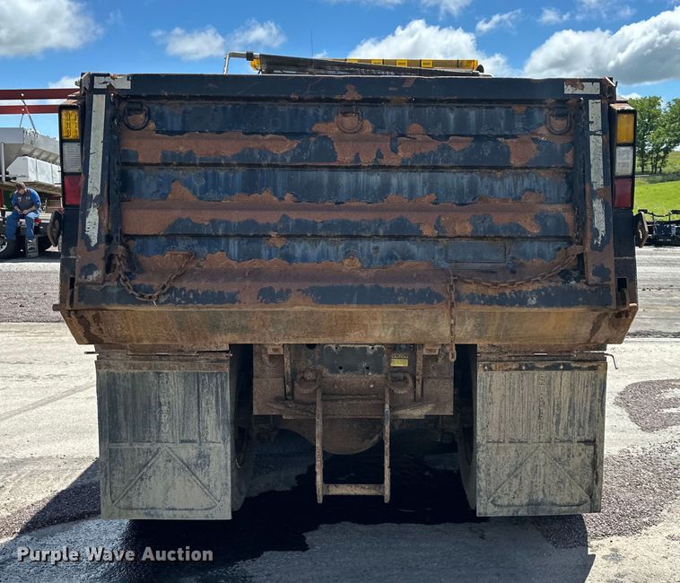 image for item EJ7000 2014 Freightliner  108SD dump truck