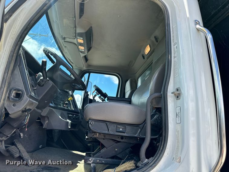 image for item EJ7000 2014 Freightliner  108SD dump truck