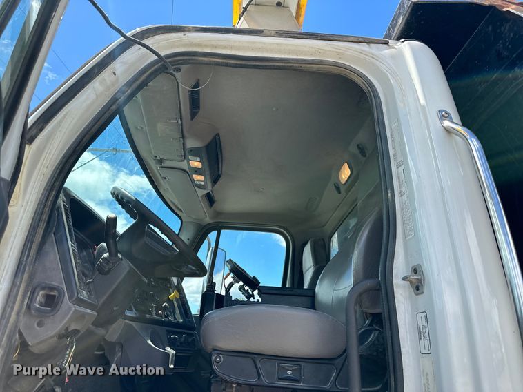 image for item EJ7000 2014 Freightliner  108SD dump truck