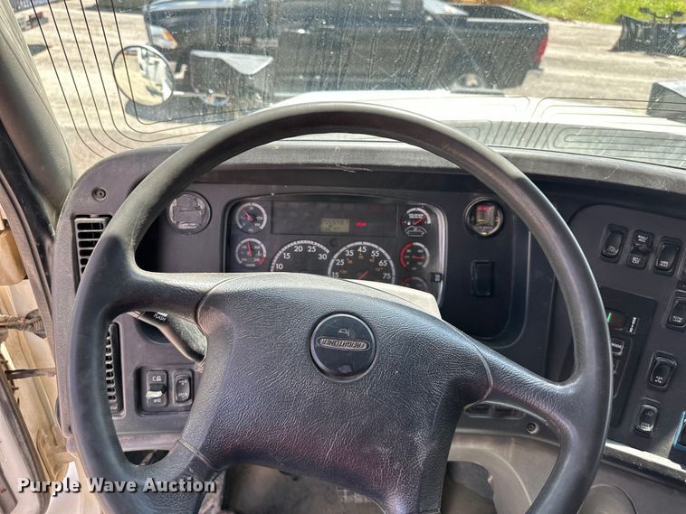 image for item EJ7000 2014 Freightliner  108SD dump truck