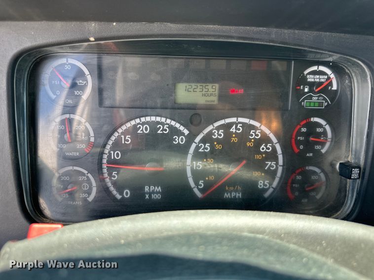 image for item EJ7000 2014 Freightliner  108SD dump truck