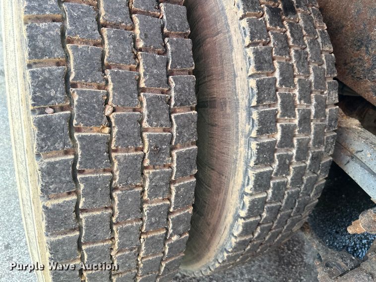 image for item EJ7000 2014 Freightliner  108SD dump truck