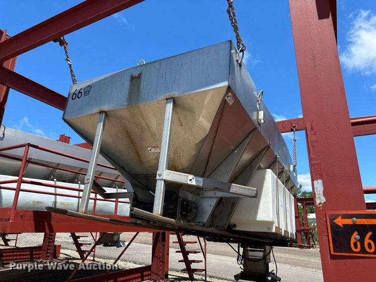 image for item EJ7000 2014 Freightliner  108SD dump truck