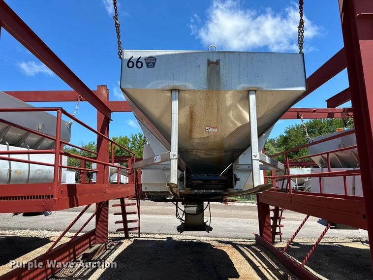 image for item EJ7000 2014 Freightliner  108SD dump truck