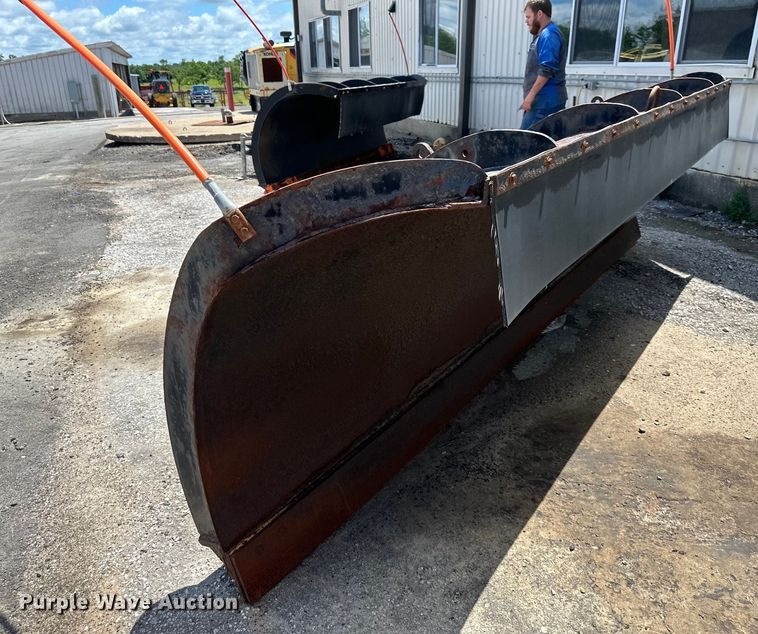 image for item EJ7000 2014 Freightliner  108SD dump truck