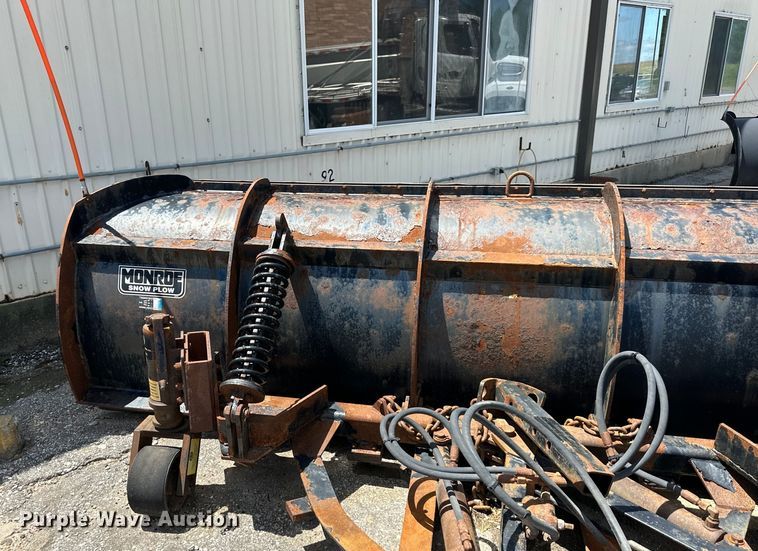 image for item EJ7000 2014 Freightliner  108SD dump truck