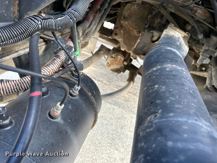 image for item EJ7001 2005 Freightliner FLD roll-off container truck