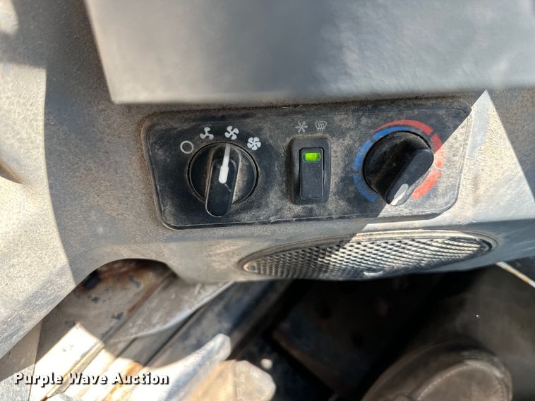 image for item EJ7002 2019 Bobcat  S650 skid steer loader