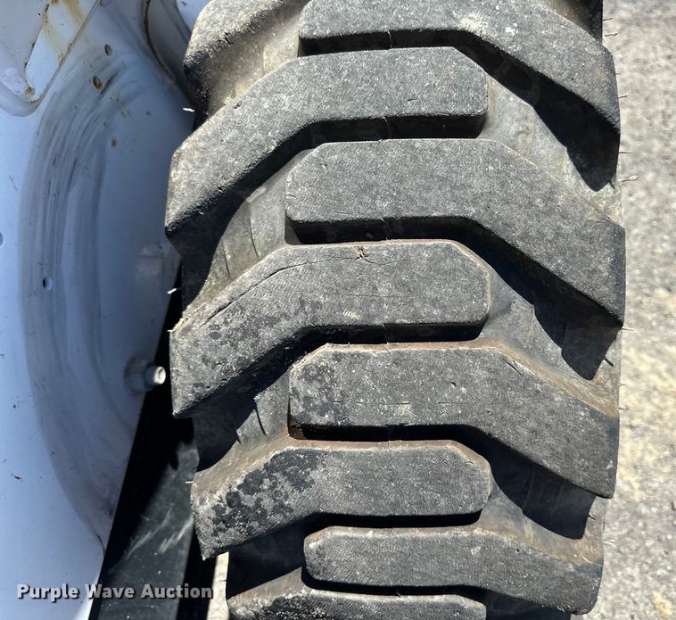 image for item EJ7002 2019 Bobcat  S650 skid steer loader