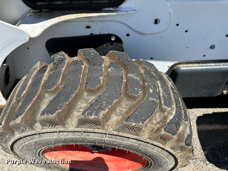 image for item EJ7002 2019 Bobcat  S650 skid steer loader