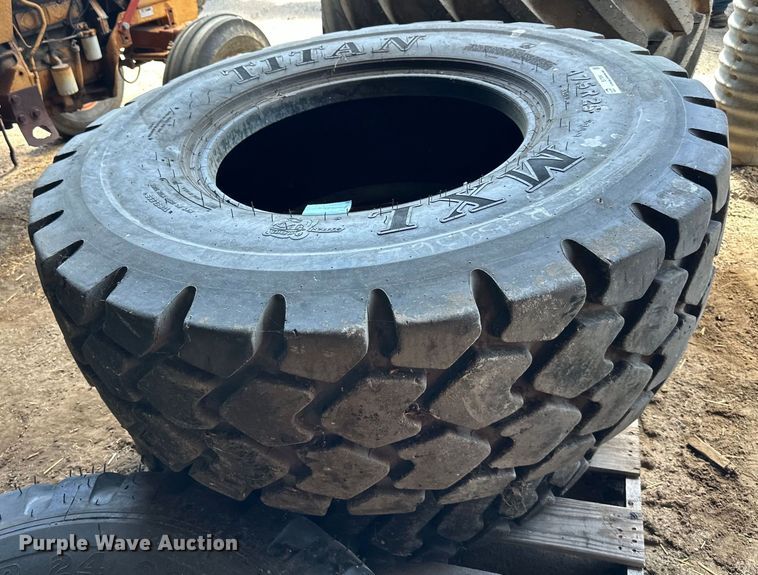 image for item EJ7004 (2) 17.5R25 tires