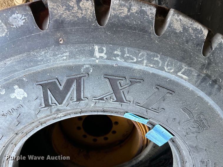 image for item EJ7004 (2) 17.5R25 tires