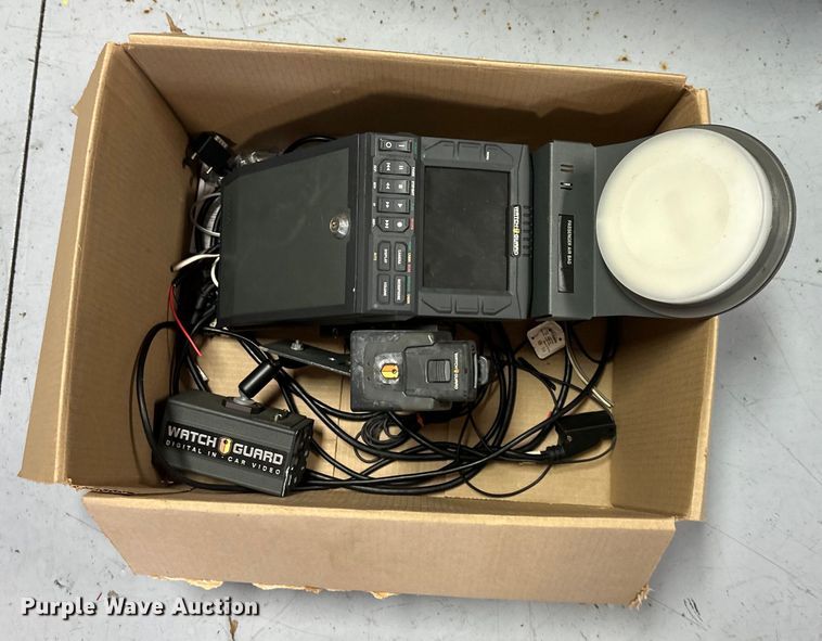 image for item EJ7016 Police car cages 