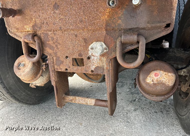 image for item EK4851 2005 Chevrolet  C8500 dump truck