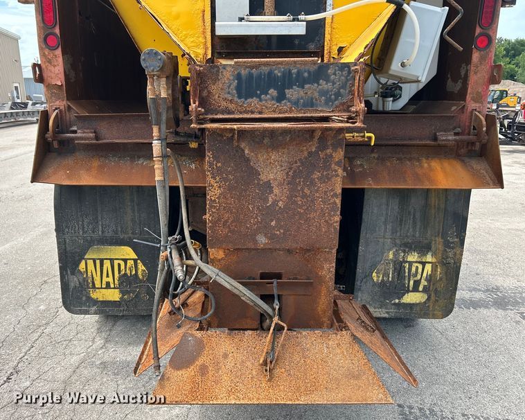 image for item EK4851 2005 Chevrolet  C8500 dump truck