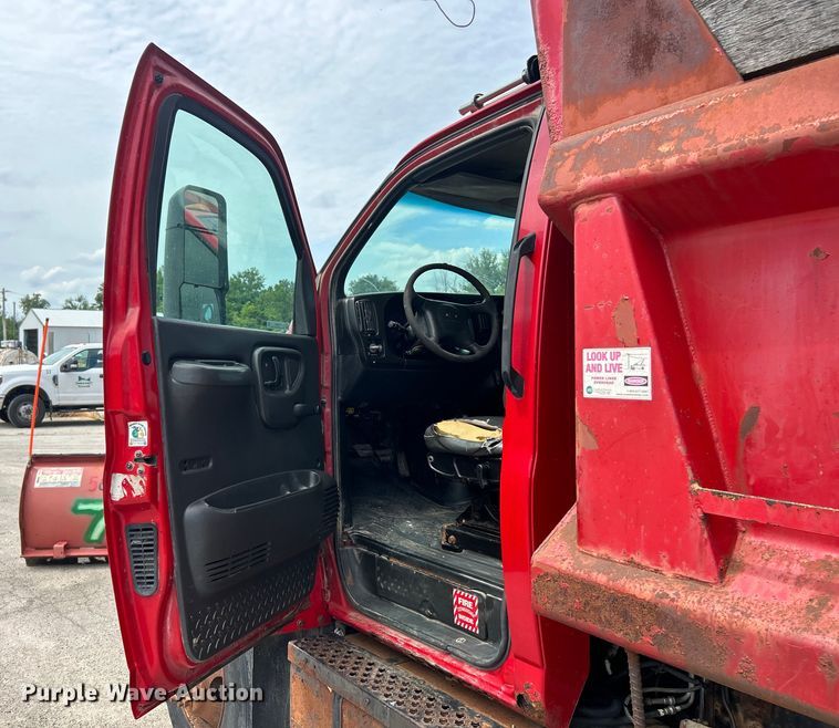 image for item EK4851 2005 Chevrolet  C8500 dump truck