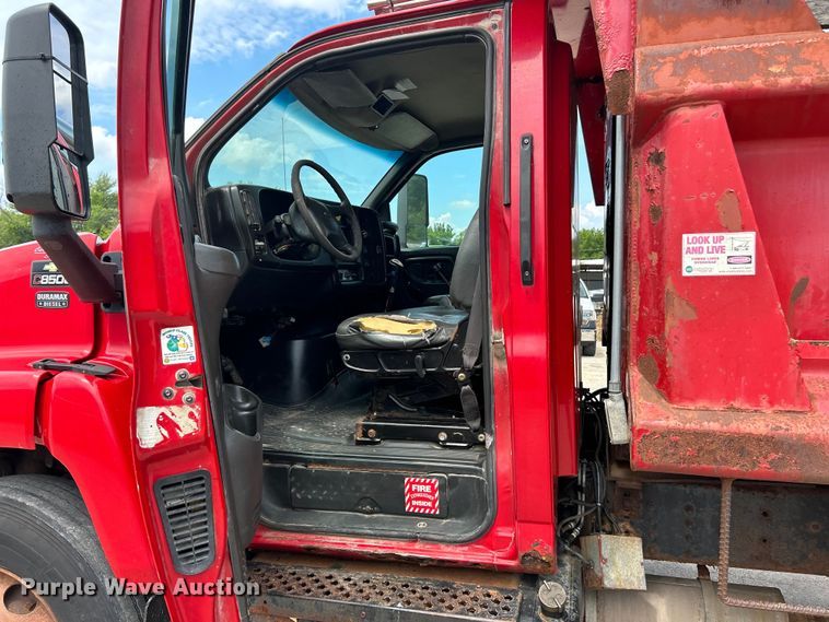 image for item EK4851 2005 Chevrolet  C8500 dump truck