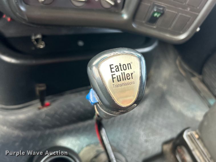 image for item EK4851 2005 Chevrolet  C8500 dump truck