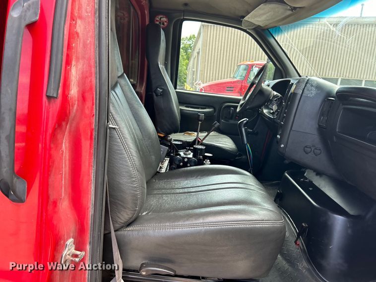 image for item EK4851 2005 Chevrolet  C8500 dump truck