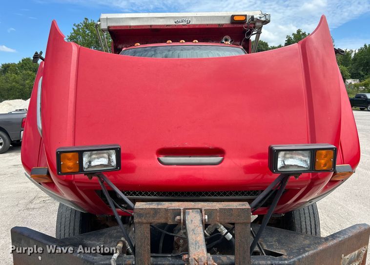 image for item EK4851 2005 Chevrolet  C8500 dump truck