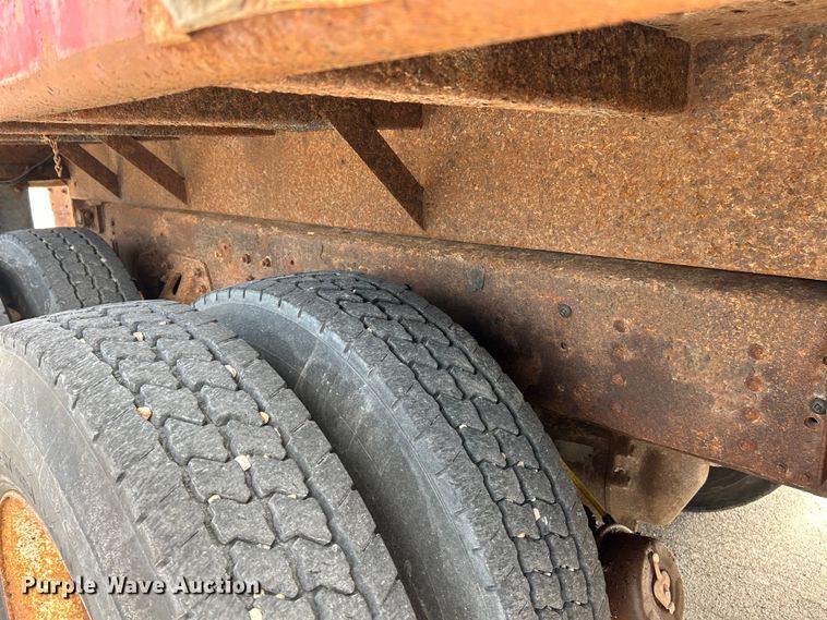 image for item EK4851 2005 Chevrolet  C8500 dump truck