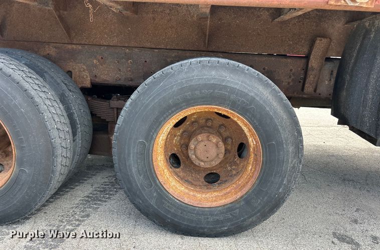 image for item EK4851 2005 Chevrolet  C8500 dump truck