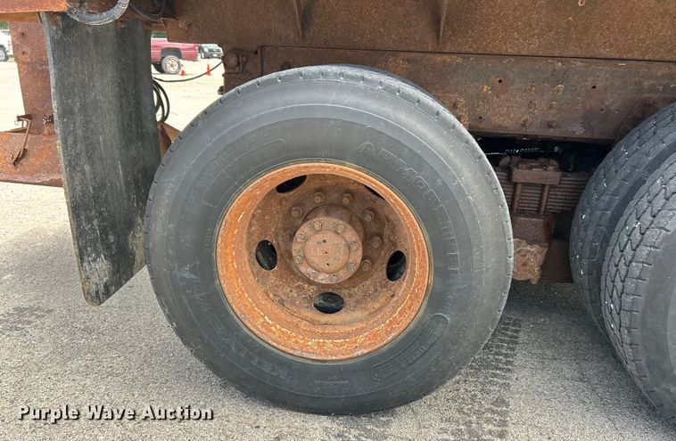 image for item EK4851 2005 Chevrolet  C8500 dump truck