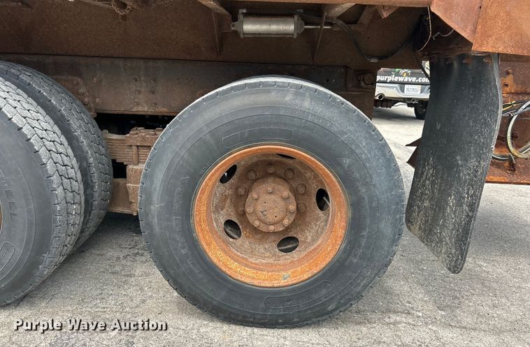 image for item EK4851 2005 Chevrolet  C8500 dump truck