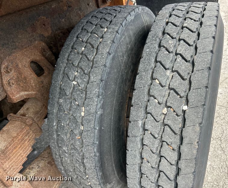 image for item EK4851 2005 Chevrolet  C8500 dump truck