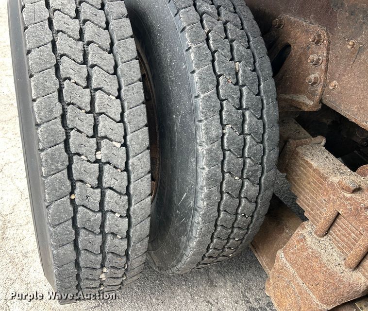 image for item EK4851 2005 Chevrolet  C8500 dump truck