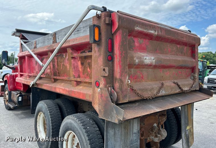 image for item EK4852 2005 Chevrolet  C8500 dump truck