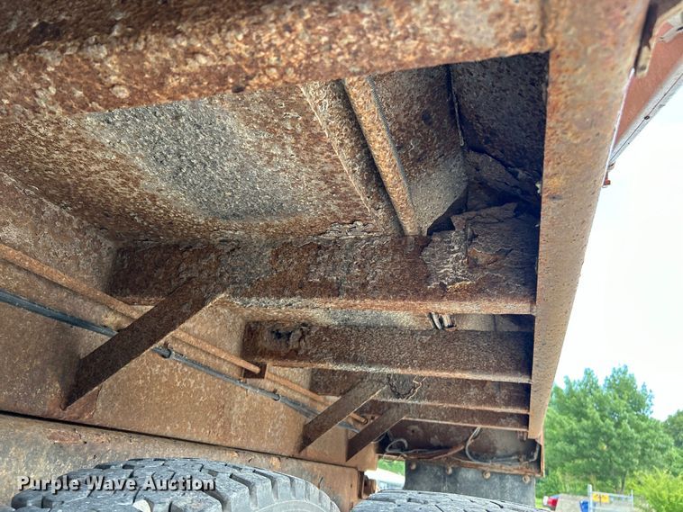 image for item EK4852 2005 Chevrolet  C8500 dump truck