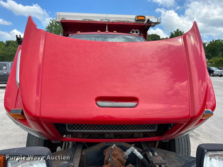 image for item EK4852 2005 Chevrolet  C8500 dump truck